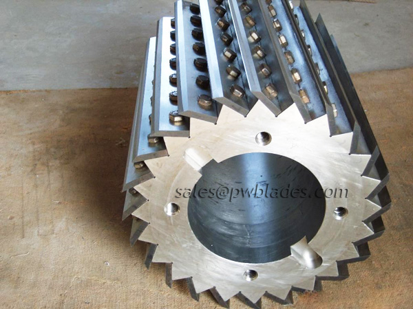 Plastic crusher blade